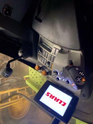 Claas TUCANO 340 - Photo 8