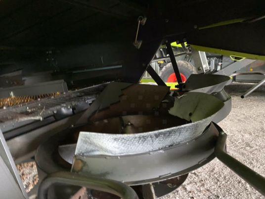 Claas TUCANO 440 - Photo 6