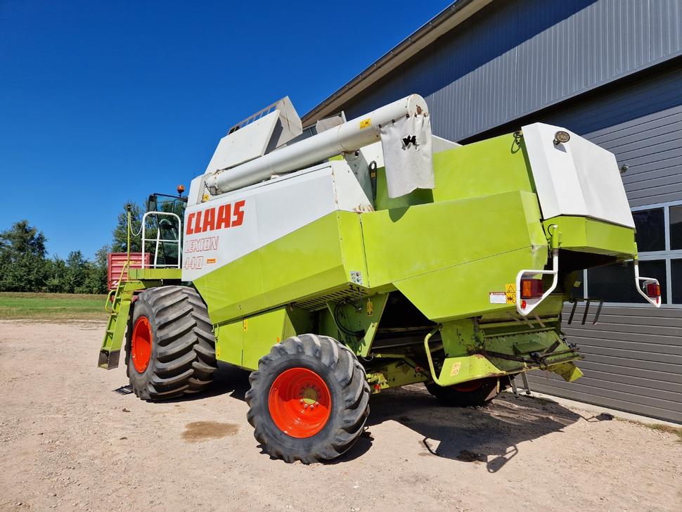 Claas LEXION 440 - Photo 3