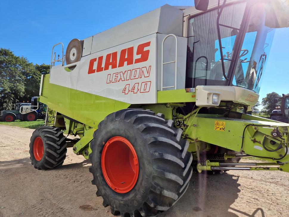 Claas LEXION 440 - Photo 4