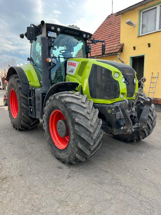 Claas Axion 830
