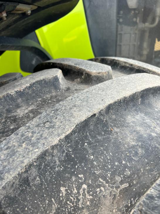 Claas Axion 830 - Photo 4