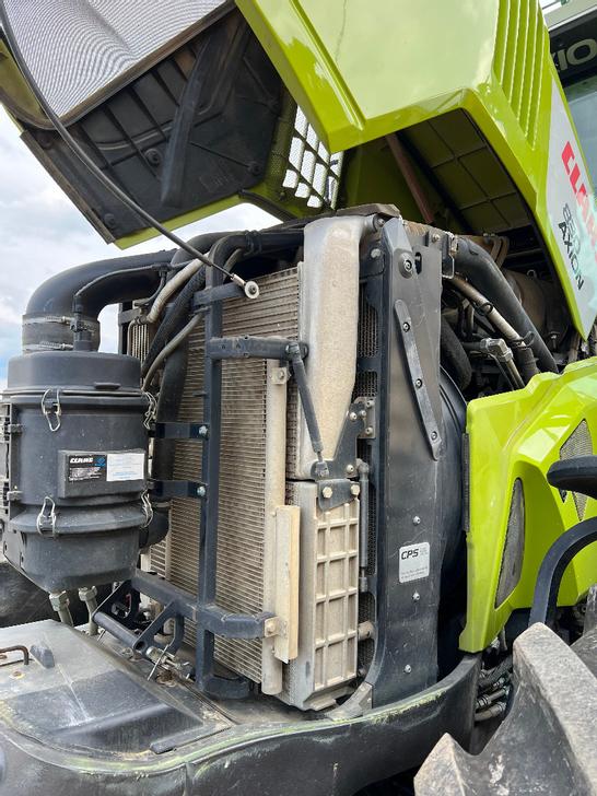 Claas Axion 830 - Photo 8