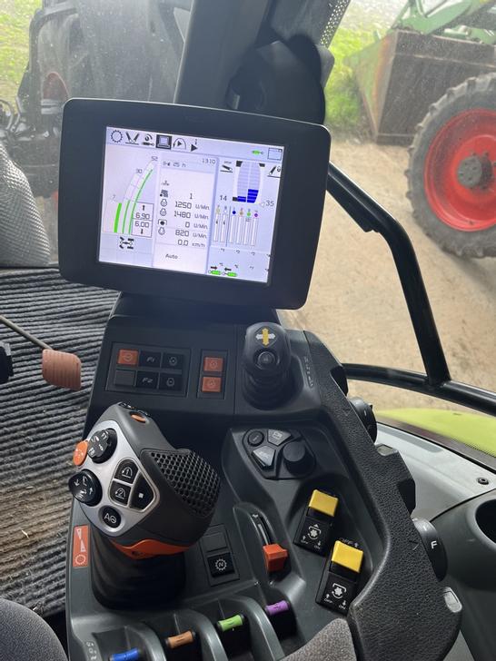 Claas Arion 650 Cmatic - Photo 7