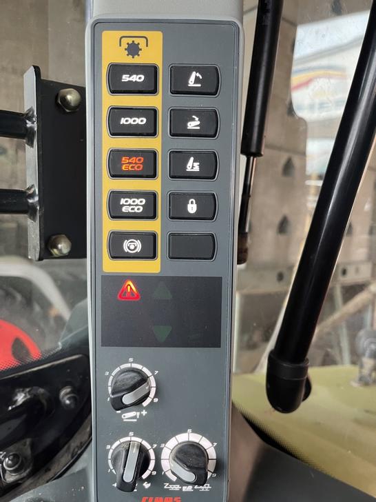 Claas Arion 650 Cmatic - Photo 9